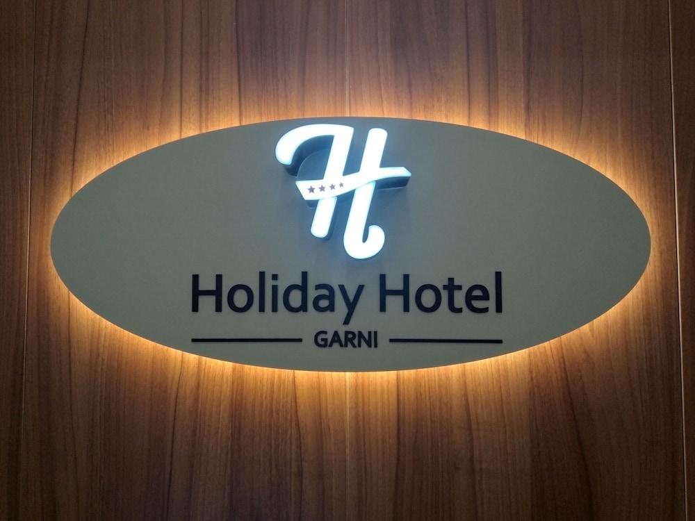 Garni Hotel Holiday Podgorica Exterior foto